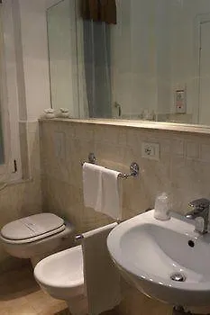 Lia Rooms 4 La Spezia Pensjonat